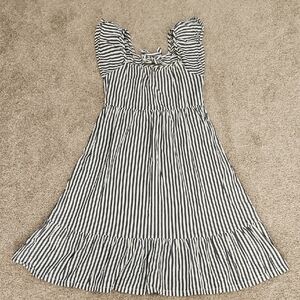 Girls Old Navy Size Medium Striped Gray and White Dress